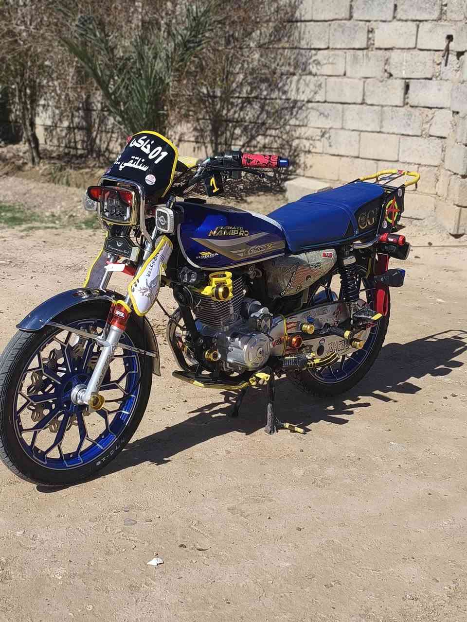 السلام عليكم
دراجه  موديل 24 مكفوله كفاله عامه للبيع فقط دراجه حلوه  مكينه خير من الله200 دراجه على كل عيب مكاني  حمرين ***********
