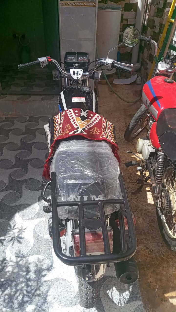 سلام عليكم دراجه البيع وراق سكنر مديل 25نظيفه وخير من الله ما عوزه برقي دراجه شوفت عينك مكفوله من شخط ولشراي بي خير ويدلل***********وهاذه رقمي اني بخدمتكم
