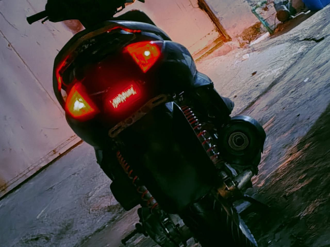 دراجه سكنس نثيى البيع دراجه كامله ناقصه بس كفرات نكره سلف دراجه خير من الله سعره ٤٠٠وبيه رقم ***********
مكان بغداد الراشديه
