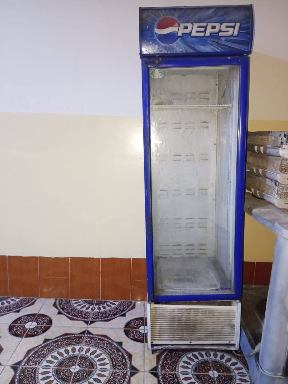 عرضه لبيع شرط شاغله السعر 120الف***********بي وتساب
