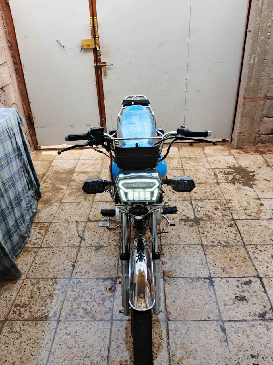 سلام عليكم دراجه تايكر موديل 24بعدهي زيرو من شغل للبيت ماطالع بيه اوراق سكنر سعر 650وبيه مجال مكان كربلاء المام عون رقم ***********
