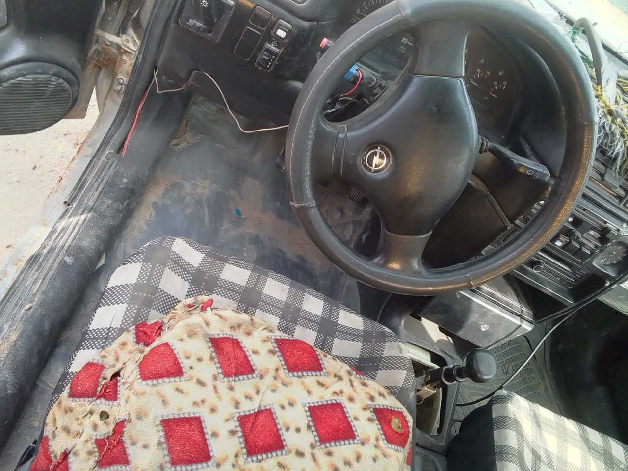 سلام عليكم اوبل فيكترا مديل 90بلاديه راعيه متوفي وسنويه ضايعه ابيع هل موجود السياره  حلوه مكان بابل السعر 11بيه مجال وتساب ***********
