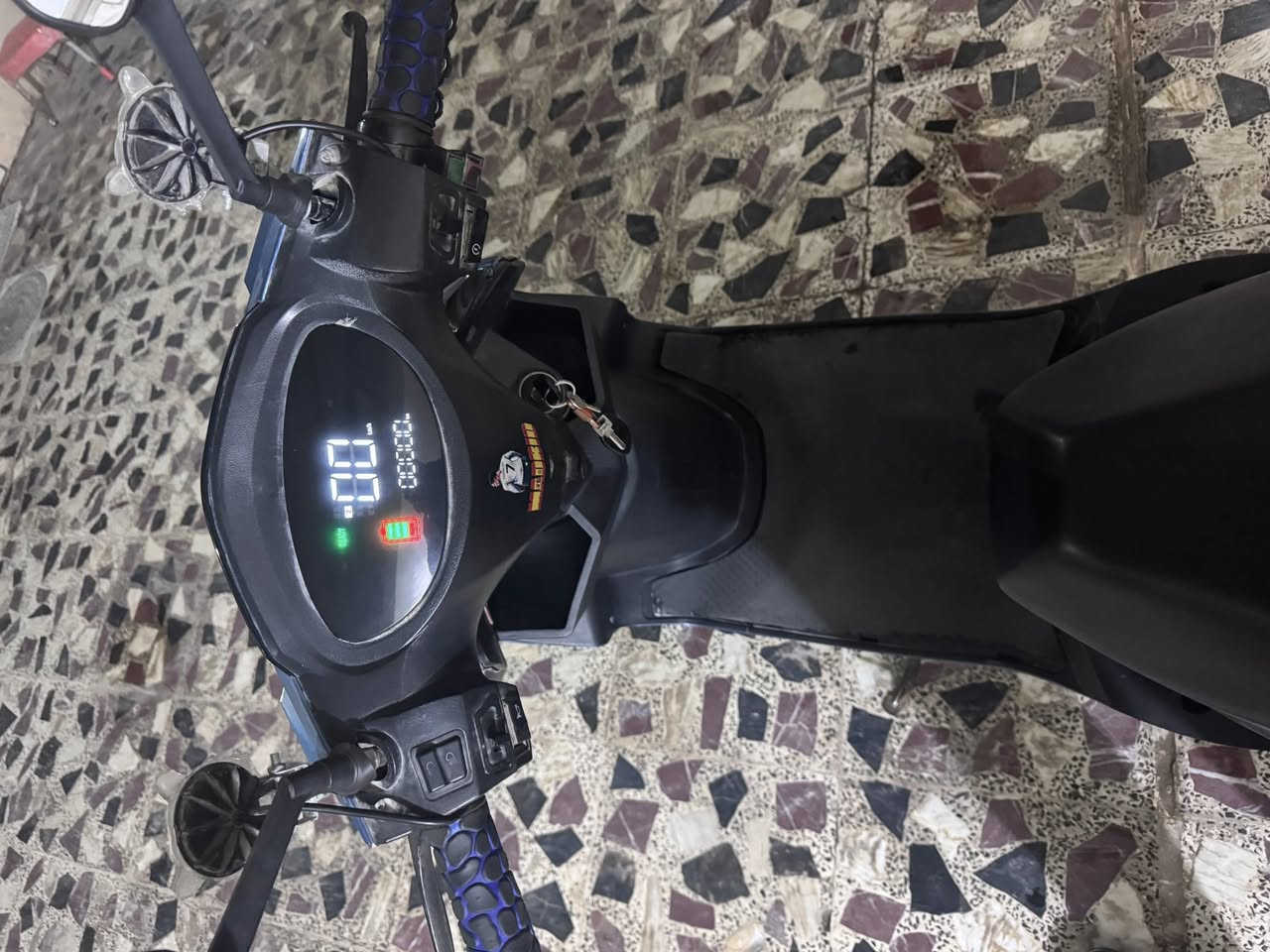 موطور شحن للبيع سكنس موطور نظيف كلش 6 بطاريات تفاصيل اكثر بخاص او تصل ع رقم تالي *********** (( سعر 500وبي مجال))
