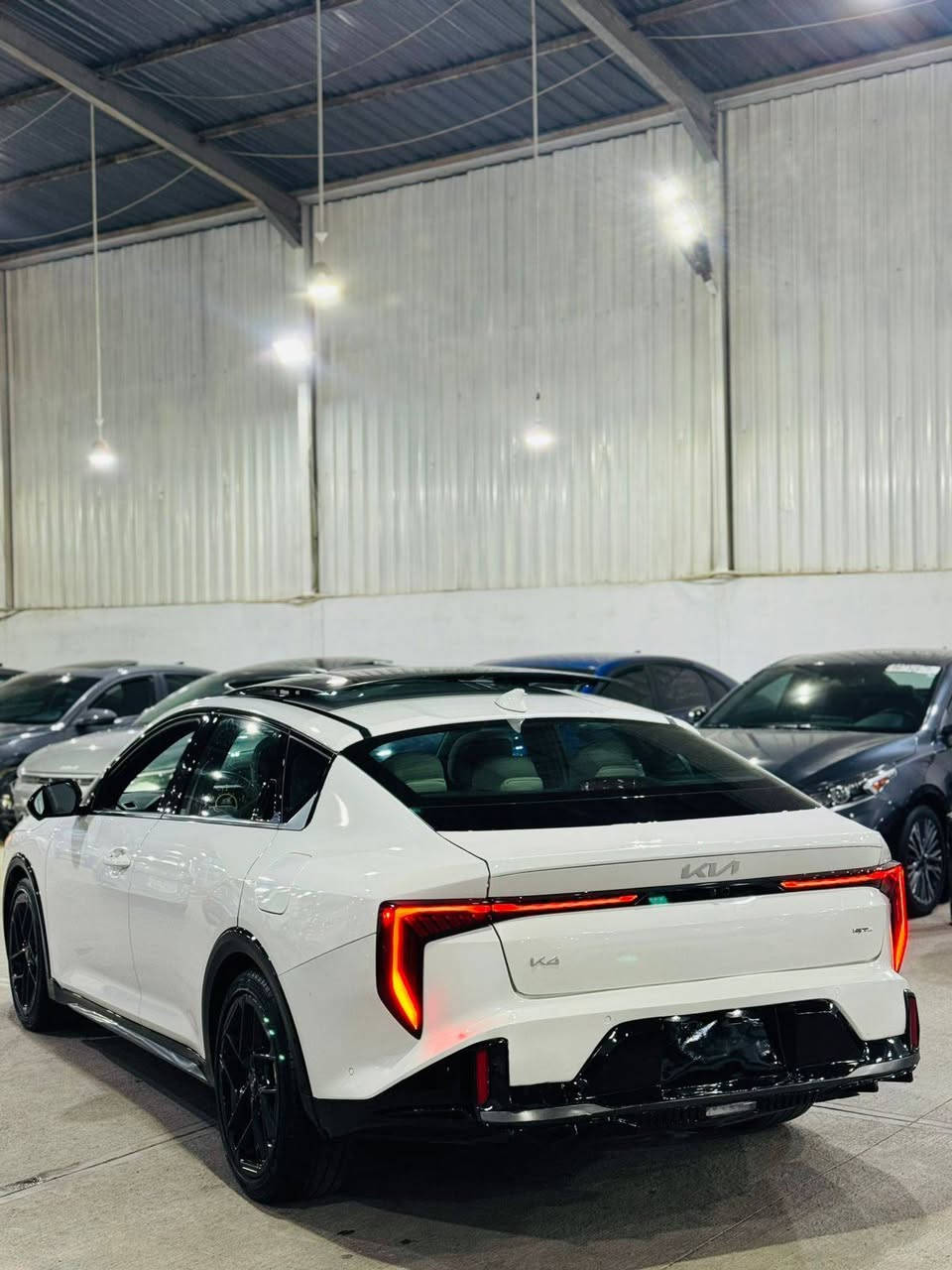 سلام عليكم 
للبيع او مراوس 
Kia K4 Gt
موديل/2025شكل الجديد كليا 
المواصفات/Gt
فوووووووول1/1المواصفات👇🏻 
بانوراما 
كشنات جلد+تدفئه تبريد 
كشنات كهربائي+خزن 
لايتات زينون LED
خمسه كاميره360درجه 
كاميره دواره 
رادارات امامي خلفي جانبي 
حساسات امامي خلفي جانبي 
مري هيتر 
ستيرن تدفئه 
داخل سبعه الوان 
تشغيل عن بعد 
بصمه ابواب 
اوتو هولد 
توقف ذاتي 
تثبيت سرعه 
انضمه قياده SPORT-Comfroid 
سايد بريك بصمه
شحن واير ليس 
حجم المحرك 1600تيربو 
ماشي 4الف ميل فقط 
بعد اهواي مواصفات 
ملاحظه/السياره بيها مسطره مال الجنطه صبغ فقط بدون ارباك 
بدون رقم تترقم شمالي فقط 
السعر(((210))) وبيها مجال 
العنوان اربيل شارع 100داخل المعارض معرض برج خليفه شركه سيروان عمر 
اللاستفسار ***********واتساب
