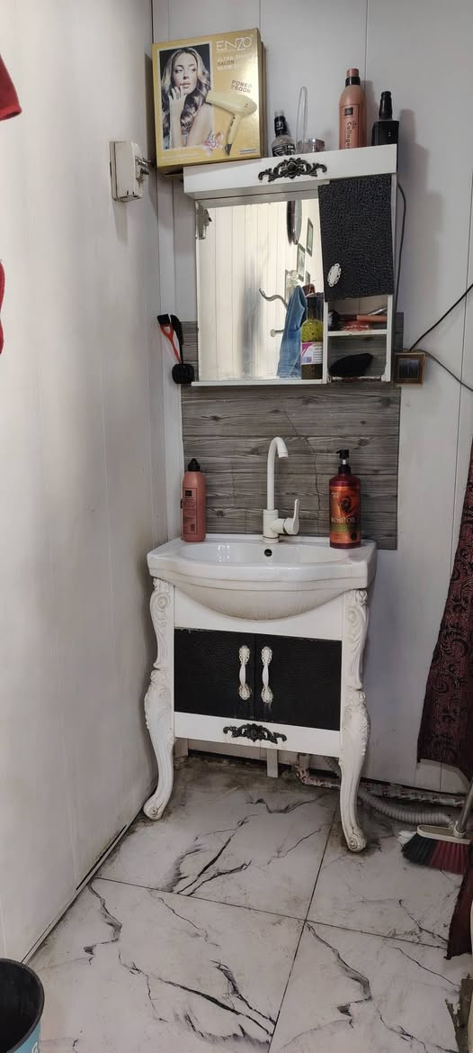 سلام عليكم محل للبيع شغال العنوان حي المكرمه شارع السوق للاستفسار ***********
