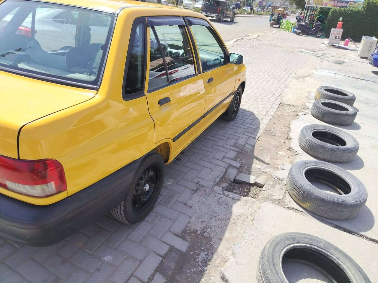 السلام عليكم ورحمه الله
من رخصة الادمن سايبه موديل 2012. السياره جاهزه رقم بغداد مصفره هيئه وغرامات سنويه ماصاقطه ل27
سياره گير مكينه صدر تايرات كهربائياة فول جاهزه  سياره موس گشرتها وجاهزه للشغل خير من الله 
السعر 28 وبيها مجال حق الجيه المكان بغداد البياع شارع الضغط 
رقم بي واتساب ***********
