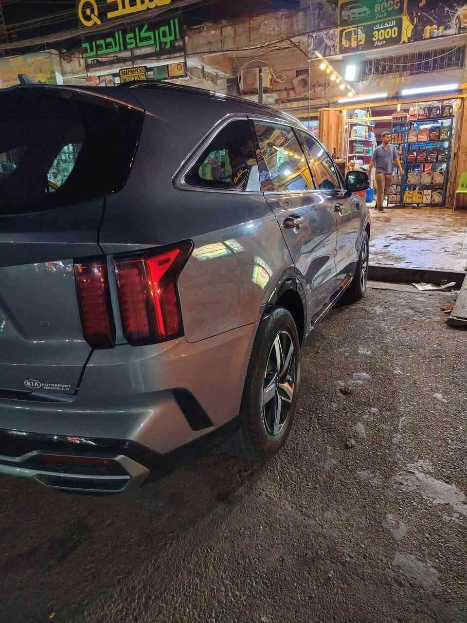 سورنتو موديل 2021
وارد أمريكي 
محرك 2500
قطعتين تبريد
ماشيه 58 كيلو متر
رقم بغداد بأسمي 
السعر / 215 ورقة وبيها مجال 
 السيارة بحالة جيدة بدون حادث وبدون دواخل فقط تبديل دعامية أمامية مع طعجة بالبنيد
رقم موبايل /  ***********
