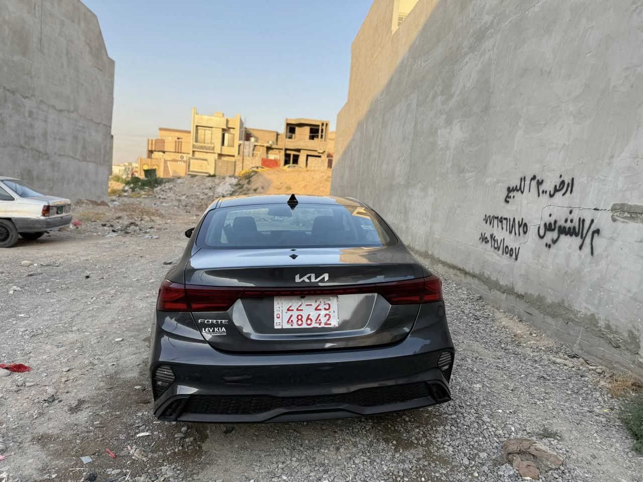 السلام عليكم 
سيارة  كيا فورتي موديل2023
رقم اربيل مرقمه حالياً
سيارة ماشية 15
حادثها جاملغ امامي وباب النفر  مبدلين نفس الوان من امريكا 
وبشرط بدون دواخل وبجم شرط كبس لايتات وضع شركة 
محرك200  دوش المرغوب  سيارة بعدها وضع شركة 
سعرها165 وبيها مجال قليل. مكان السياره موصل) 
رقم الموبيل ( ***********
