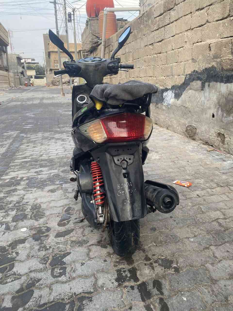 سلام عليكم دراجه سكنس فحل لبيع دراجه كلش نضيفه وحلوه وكلشي شغال بيه من اشاير. وسلف وهورن وبك لايت ولايت دراجه مثل مامرضت مامفتوحه وجيب واحد وياك وافحص لهن ماعرف بيهن  وبيه منه فيز دراجه رايده  850 وبيه مجال بصيط عنوان بصره حي جامعه رقم. *********** متواجد وتساب فقط
