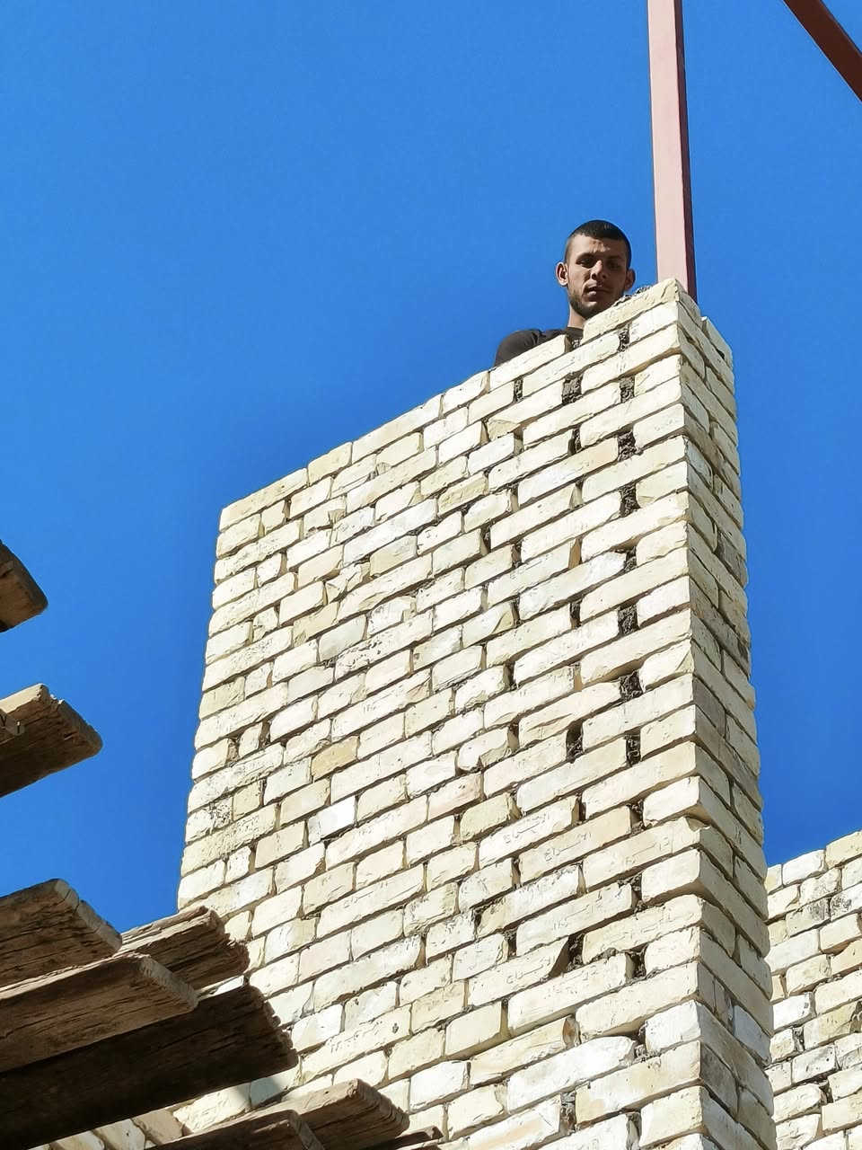 سلام عليكم خلفات بناء درجه اولى نشر قلب  شرط استلام مهندس متفرغ حاليا  شغل مستمر مو يوم ويوم )(*********** /***********
