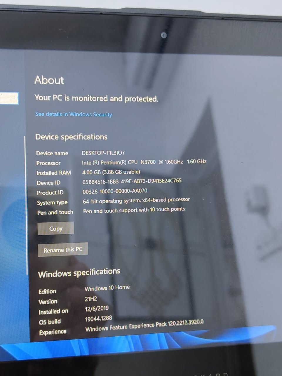 HP x360 310 G2 لابتوب 

لمس وقلاب 360 هوه ايباد وهوه حاسبه شي حلو ومرتب وهم شي مو كروم  من شركه HP اصلي غير مقلد 

معالج.        Intel® Pentium® Processor N3700 
هارد 128  SSD M2 ااسرع من SSD
RAM 4
كارت شاشه داخلي   2G Intel متصل 
بطاريه من 3 إلى 8 ساعات كضمان انطي 3 ساعات 
كيبور عربي نكليزي 
فقط ملاحضه بسيطه اكلك ايمن مال ماوس  الي هوه بل كيبورد ميدوس 
سعر 100 الف مع توصيل مكاني بغداد الي يحب يجيني 
وتساب أو تصال مازنجر ما عندي 
رقم ***********
