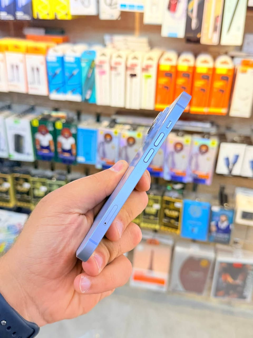 ‼️متوفر بيع بلنقد ولاقساط ‼️
ايفون 14 مع بكج هديه للجهاز شامله لزكه وكفر ذاكره 128 بطاريه 92 نموذج M لونه المميز كامل ملحقاته وتر بروف وبلحاسبه كله نورمال يعني كلشي ممبدل بي وبي وتأخذه ضمان وصل 5 ايام اي مشكله او عطل يستبدل فورا 🏦 ومتوفر اقساط على مصرف الرافدين و مصرف الأهلي العراقي ومصرف الرشيد 🏦
السعر 510 الف 🔴
العنوان بغداد البياع شارع 20 قرب مطعم شط العرب مركز الهاتف الاصلي 
📳  ***********
 ☎️ ***********
