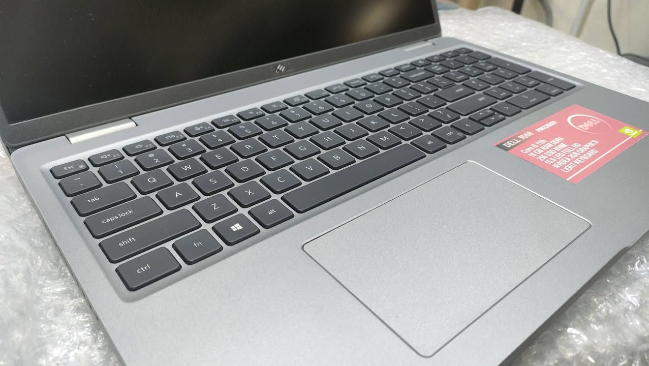 DELL PRECISION 3560
Core i5 جيل ١١
16 GB RAM
256 NVME SSD
15.6 LED
Nvidia 2GB
KEYBOARD LIGHT
الاجهزه بحاله ممتازه
جنطه + ماوس
توصيل كافه محافظات العراق
أسعار خاصه لأصحاب الكميات


**إذا كنت صاحب هذا الإعلان وتريد حذفه لأي سبب، رجاءا أرسل رسالة إلى الدعم الفني**