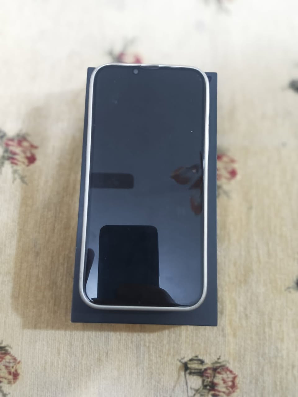 السلام عليكم
#للبيع 13 pro max اللون الذهبي 
جهاز نضافته 90‎%‎
ذاكره 128 دبل سيم كارت 
بطاريه 79  الاصليه مامعلايه 
جهاز نضيف كلش شوفت عينك فقط بس الظهر مسكور ومبين بالصور
 سعر 550 وبيه مجال  بيع او مراوس ب 23 الترا 
للاستفسار. ***********
