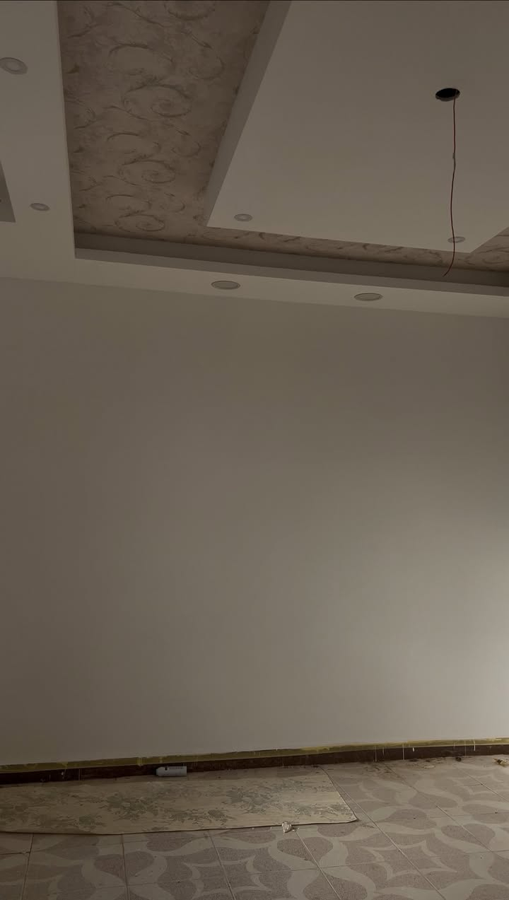 🏡 على بركة الله 🌟

متوفر مشتمل طابو صرف في المشخاب حي الشهيد الصدر 🏘️  
📐 المساحة واقع حال 100م مربع  
📏 الأبعاد 10×10  
📄 في السند 98.5م  

🏗️ البناء طابوق وعكادة نضيف جدا جدا  
🏠 البناء طابق ونصف  

✨ يحتوي على:
🛏️ غرفتين  
🛋️ صالة  
🍽️ مطبخ  
🚪 استقبال  
🚿 صحيات داخلية وخارجية  

📍الموقع مميز جدااا والبناء نضيف ومرتب ✨

💰 لمعرفة السعر علق بـ تم ✅

📞 للاستفسار أكثر مراجعة مكتب حسن الإبراهيمي  
📍المشخاب - شارع سيد جعفر - قرب دار سيد جعفر  
📱 ***********  
📱 0781174

