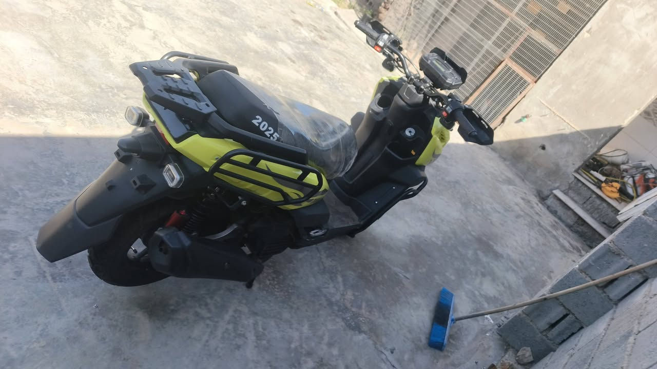 جديده ماشيه 3000 بس رايدهه 1,100,000 قفل ***********
