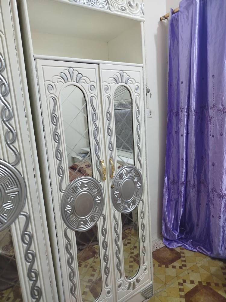 غرفة نوم كاملة ونظيفة صناعة عراقي وتصميم تركي 
عنزان بصرة كرمة علي حي رسالة 
للتواصل *********** البصرة, العراق
