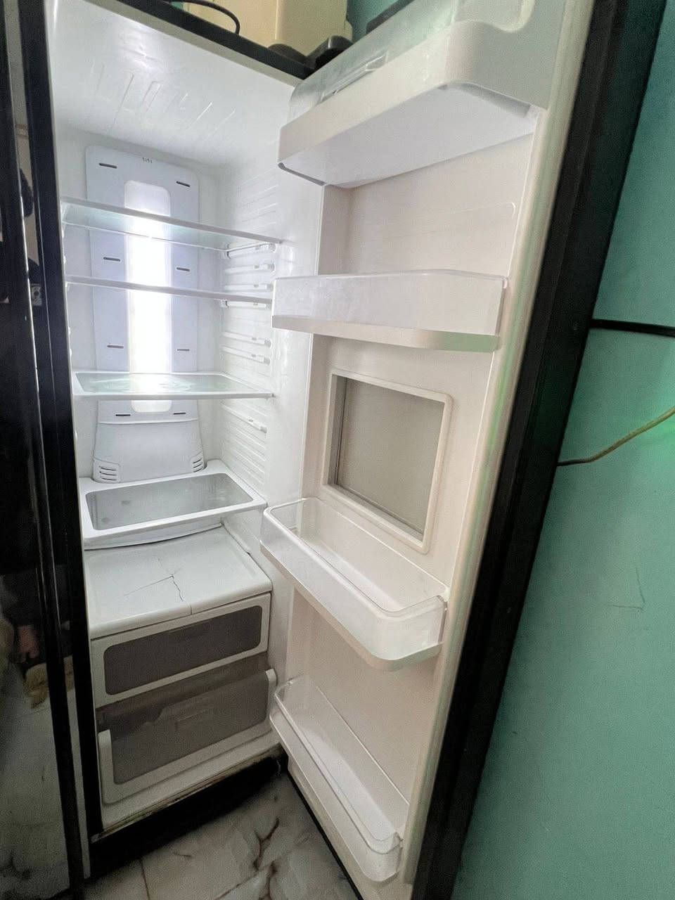 ثلاجة و مجمدة وبراد 🙏♥️ سامسونج أصلية انفيتر بابين مستعملة السعر 600 الف قفل واسط حي الجامعة - ***********
