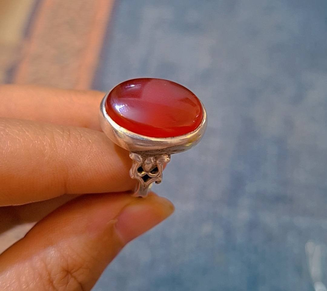 السلام عليكم ... سبحه فضه للبيع السعر ١٢٥ .... محبس عقيق اصلي ٨٠ .... محبس موزرلك اصلي ٦٥ 🦅  ***********
