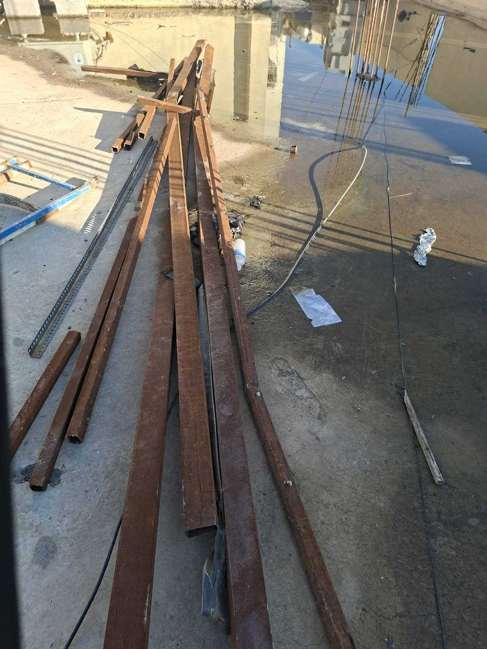 جنلات وبواري مشكل العدد تقريبا ٣٠ السعر ١٥٠ الف سعر نهائي للاتصال ***********
