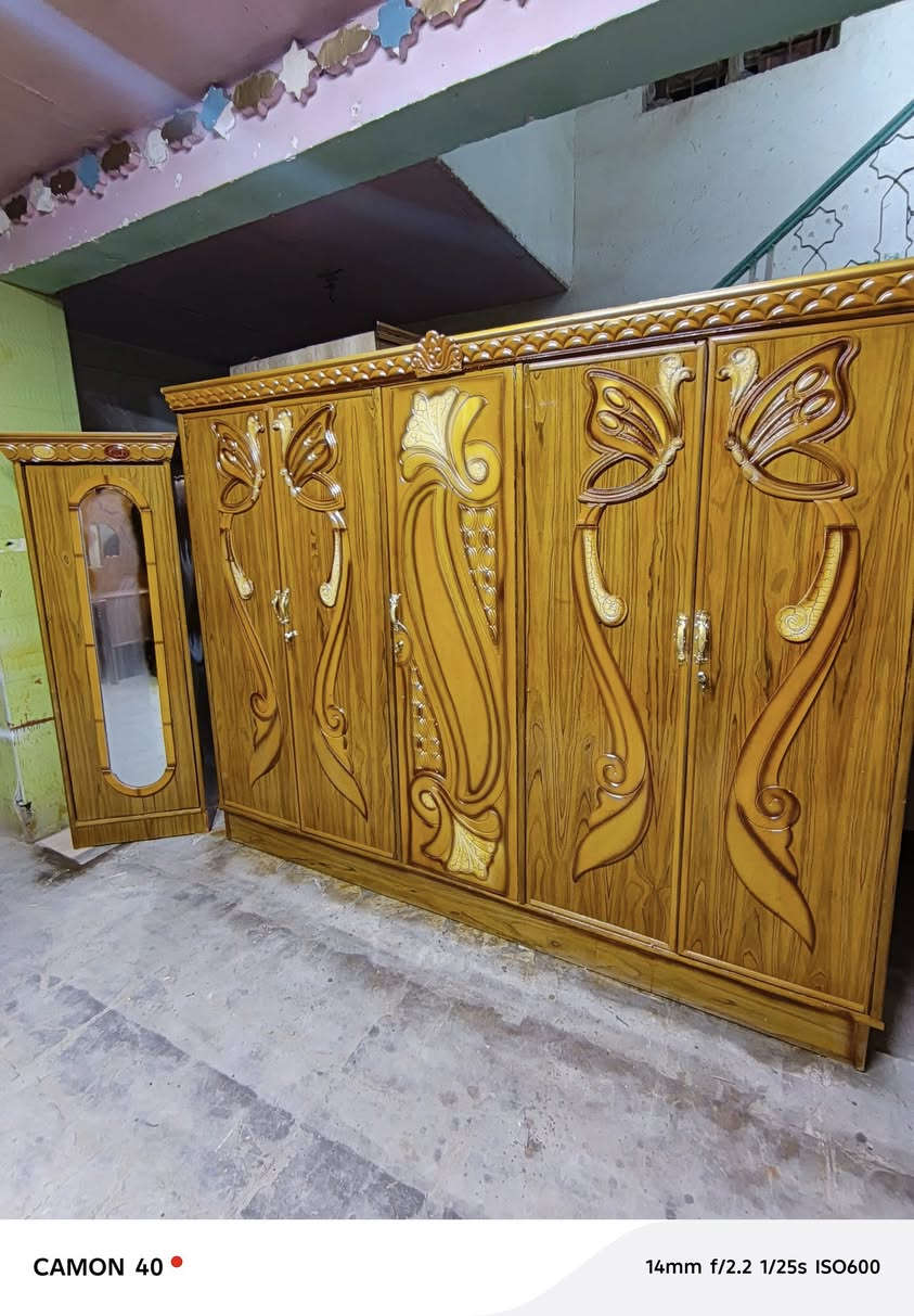 سلام عليكم غرفة 5 باب مستخدمة نضافة 80% ما بيهة كل تصليح اضافتن القريولة جديدة السعر 450 ألف معا النقل ولشد العنوان الحيدرية خان النص ***********
