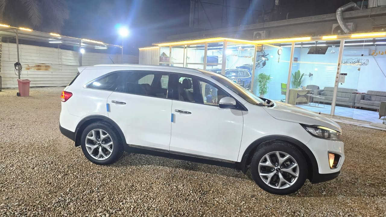 سلام عليكم
سورنتو 2017 
مكفوله من البارد والصبغ والتبديل
السياره فول ما عدى الفتحه 
السياره مبدل بيه كازكيت 
ماشيه 140 الف حقيقي 
رقم بغداد الماني 
العنوان بابل 
مكلف بل نشر 
للتواصل 
***********
***********
