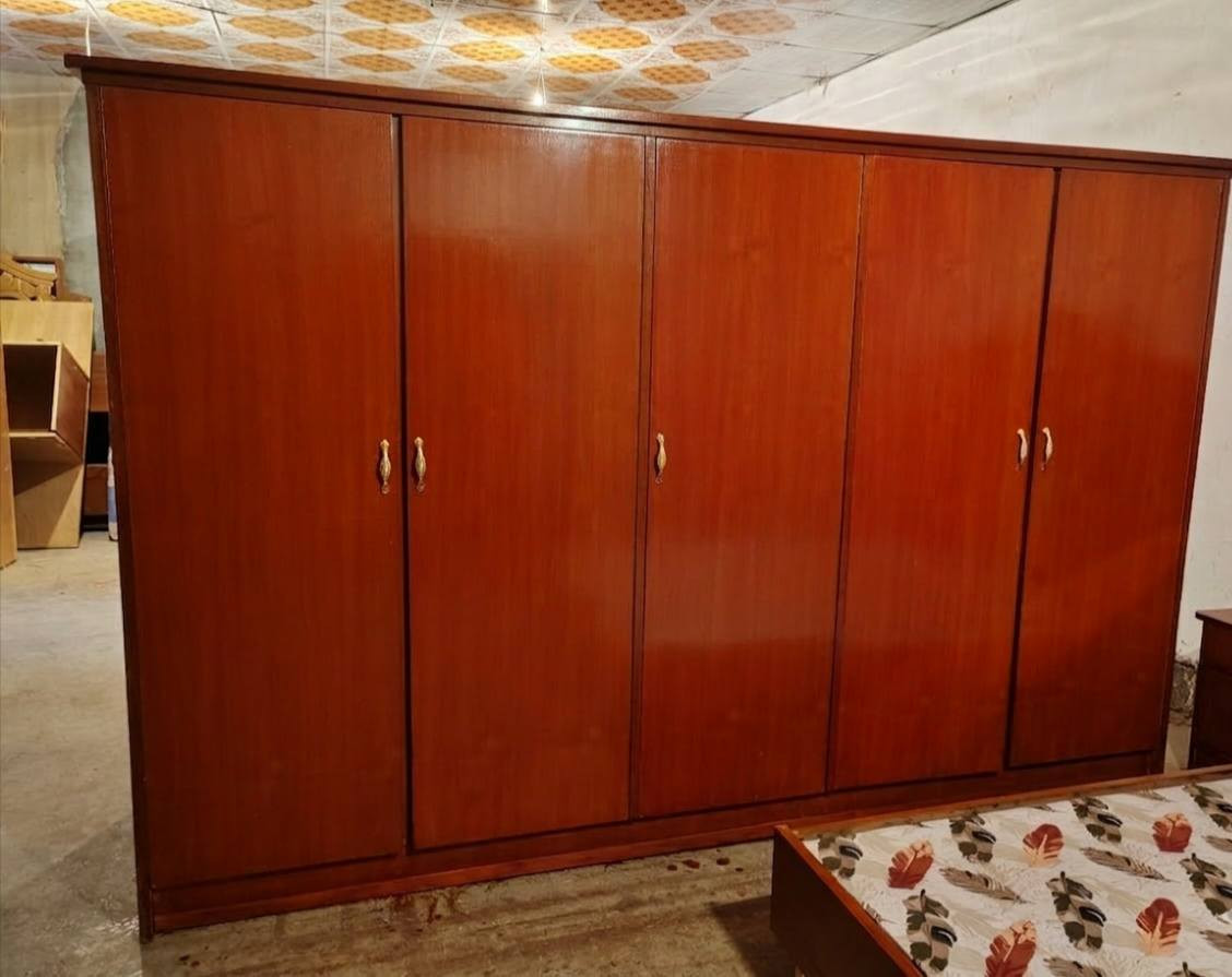 غرفة نوم صاج خمس أبواب شرط النظافه اي عيب مابيهة السعر 450 ويرهم مراوس والعنده يبيع اشتري الشراي يجي خاص اويتصل برقم ***********مكاني كركوك
