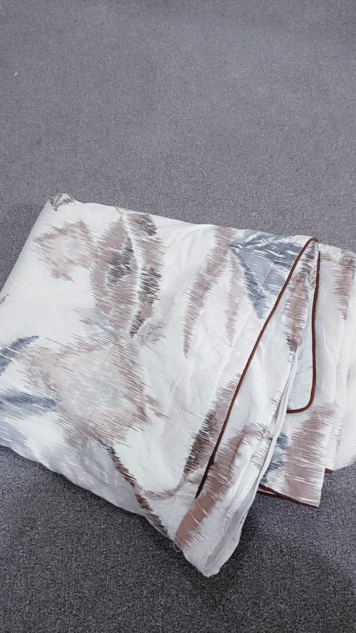 لغرض الانتقال،، اسعارهن حلوه ومناسبه ديباج جديد نفرين بطانية جديده مداد طول ٤ امتار  وجه دوشك نفرين كوشات مفرش ديوان ١٠ مقاعد جديد زوج برد مقدف جديد جنط جلد طبيعي المراسله ع الخاص


**إذا كنت صاحب هذا الإعلان وتريد حذفه لأي سبب، رجاءا أرسل رسالة إلى الدعم الفني**