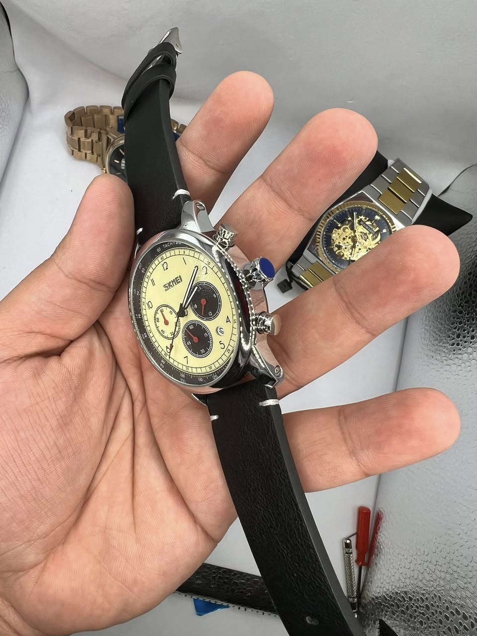 سكيمي اصلي SKMEI
سناتر شغاله 
اميال لومينوس 
جديد بالستيكرات 
سير جلد طبيعي مختم 

قطعة وحيده سعرها 30 الف د.ع


**إذا كنت صاحب هذا الإعلان وتريد حذفه لأي سبب، رجاءا أرسل رسالة إلى الدعم الفني**