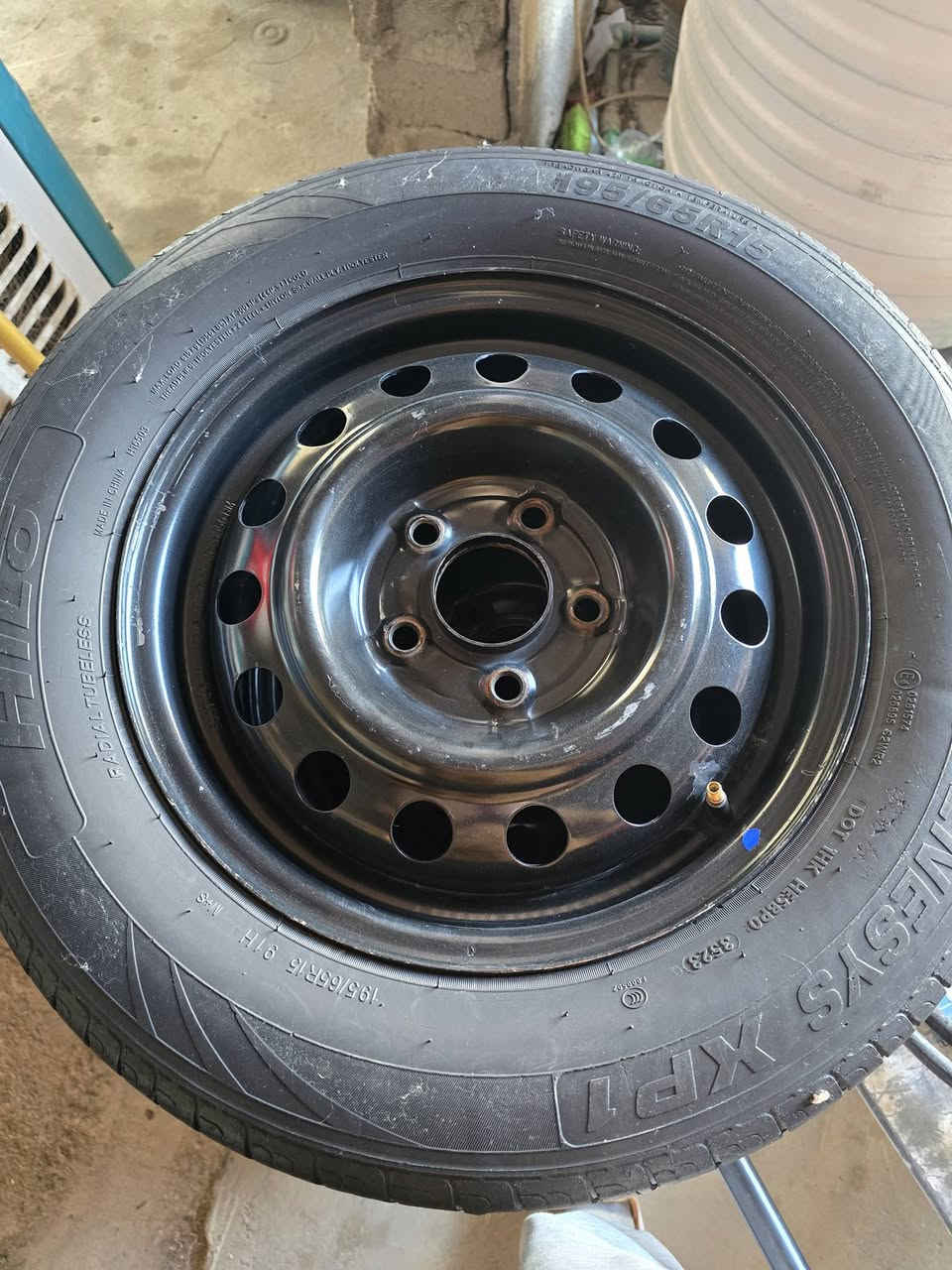 سلام عليكم شباب تايرات مستخدم نضيف الويلات الكوري اصلي صبغ وجه وبطن الويلات مال الانترا بيه الأشعار كلش نضيف السعر 250 وبيه مجال الشراي يدلل العنوان الناصريه ناحية الفظلية تلفون *********** وبيه وتساب
