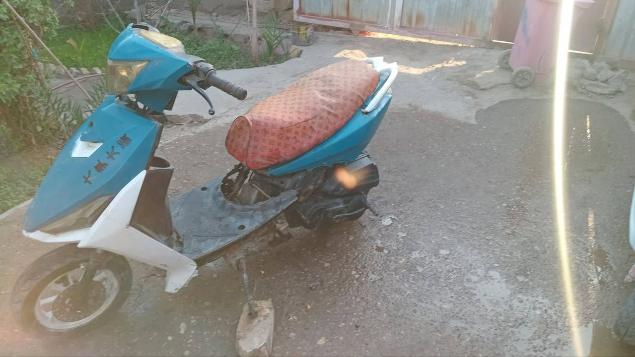 دراجه صينيه Fs لبيع دراجه مكينة حلوه و ناعمه بي كفره تعبان سعر ١٧٠ مكاني البصرة لهوير قرب الجسر الجديد  رقمي واتساب ***********
