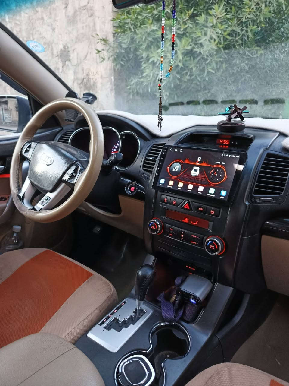 السلام عليكم/شباب سورنتو للبيع موديل ١٢خليجي مكفوله كفاله عامه رقمها سليمانية بسمي فول ماعدا بنورما ماشيه ١٤٦ مكينه ٢٤٠٠ دوش/ ٧ راكب/ شادلهة منظومة غاز /سعر ١٥٥ قابل للتفاوض/ مكان بغداد/***********
