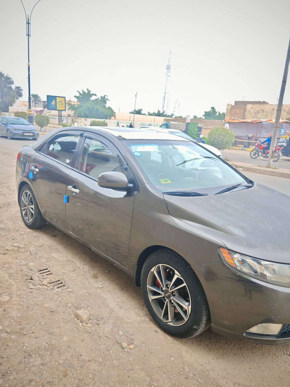 سعر مناسب جدا 77 وبيها مجال
كيا فورتي 2011
محرك 2000 دوش مامفوتح ولاتنقيص
ماشيه KM160الف
فواصفات فول
ستيرن تحكم جهتين
شفتات سرعه
كشن تدفئ وجلد
كاميره خلفيه شاشه
تبريد شغال 
بيها صبغ حزام بدون ضربه أثر جراد فقط جاملغ خلفي بي معجون شويه ببدون داخل
***********
***********
