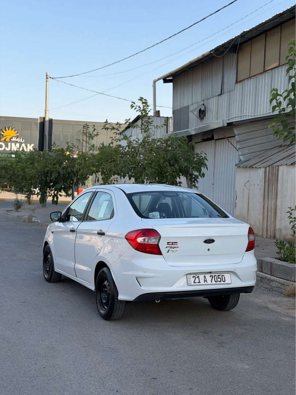 سلاوى خواتان ليبيت 
FORD FIGO 2019
فورد فيگو ٢٠١٩
٢ جا م كاره با 
سيسته مى ABC
بلاجكتور 
٣ بستون
١٥٠,٠٠٠ كم روشتوه 
بى مه سره ف
ده عامى بو ده عامى به شرت 
سه ياره كه بى بوياخه ده عاميه كانيشى بوياخى نيه 
ته نها ٣ ته عديلى بجوكى هه يه شايه نى باس نيه 
گير و مه كينه به شرت نه كراوه ته وه 
گيرى به شرت نه كراوه چركه ى نيه 
ناونيشان سليمانى 
*********** 
نرخى: ٧٨$ گه لا كه ميك مه جال السليمانية, العراق
