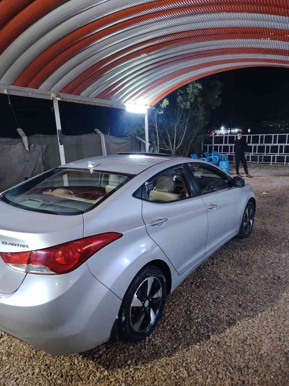 سلام عليكم للبيع النتره ٢٠١٤ خليجي فول فتحه شاشه كامره اشاير تحكم جهتين صاج مكينه ٢٠٠٠دوش جاهزه كير مكينه حداديه تخم تاير بيه صبغ بصفحة السايق بدون اي داخل توحيد لون ٩٨$ رقم بغداد دولي 
مكاني بابل ***********
