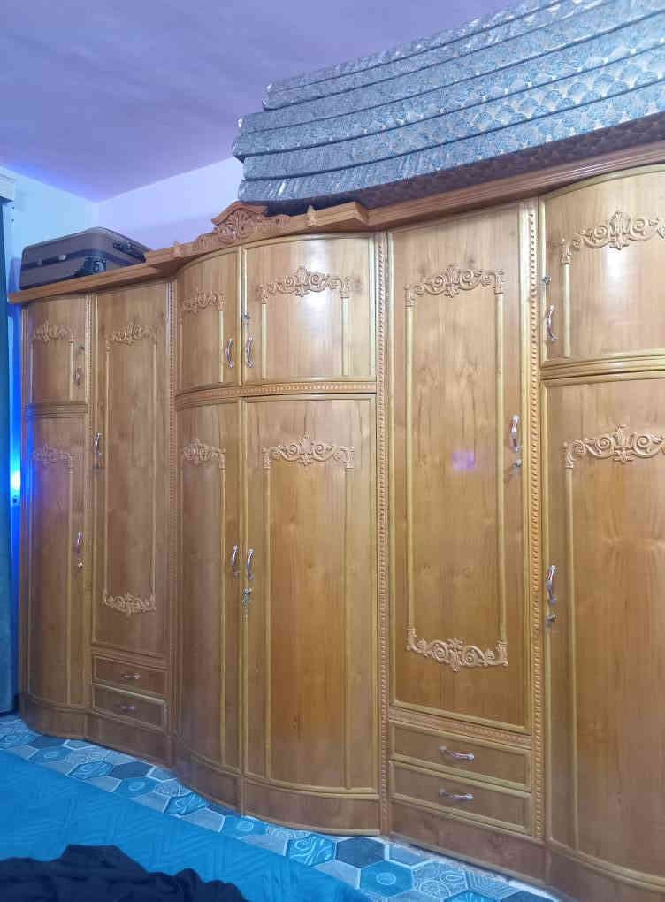 السلام عليكم للبيع غرفه نوم صاج حلوه ونظيفه السعر 2250 مليونين وربع المكان الديوم مربع 17000 خلف شارع 60
***********
