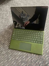 سيرفس برو ٨ • i5 جيل ١١ • رام ٨ SSD ٢٥٦