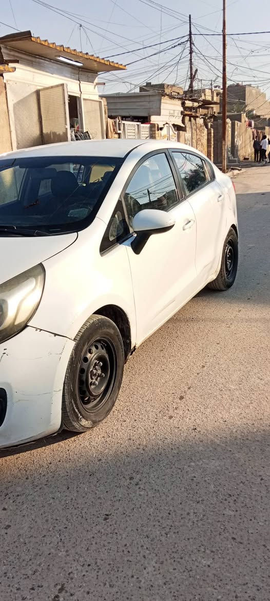 سلام عليكم من رخصت ابوالكروب كيا ريو2014للبيع حادث جاملق الخلفي مظروب ومعمر بسمي بغداد البلديات السعر75 وبيهه مجال اتصال عل صاحب السياره مباشر رقم الهاتف ***********
