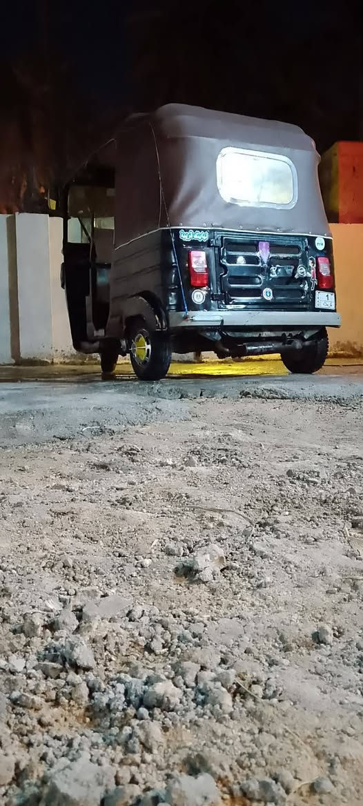 تكتك موديل 16 اوراق اصولي مكينته بيه عطل ماعرف شنو ابيع طافيه تكتك حلوه السعر 2700 وبيه مجال مكاني ديوانيه سومر ***********
