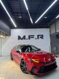 للبيع Toyota camry  موديل 2025 الشكل الجديد  فئة Xse اعلى موصفات بالكا...