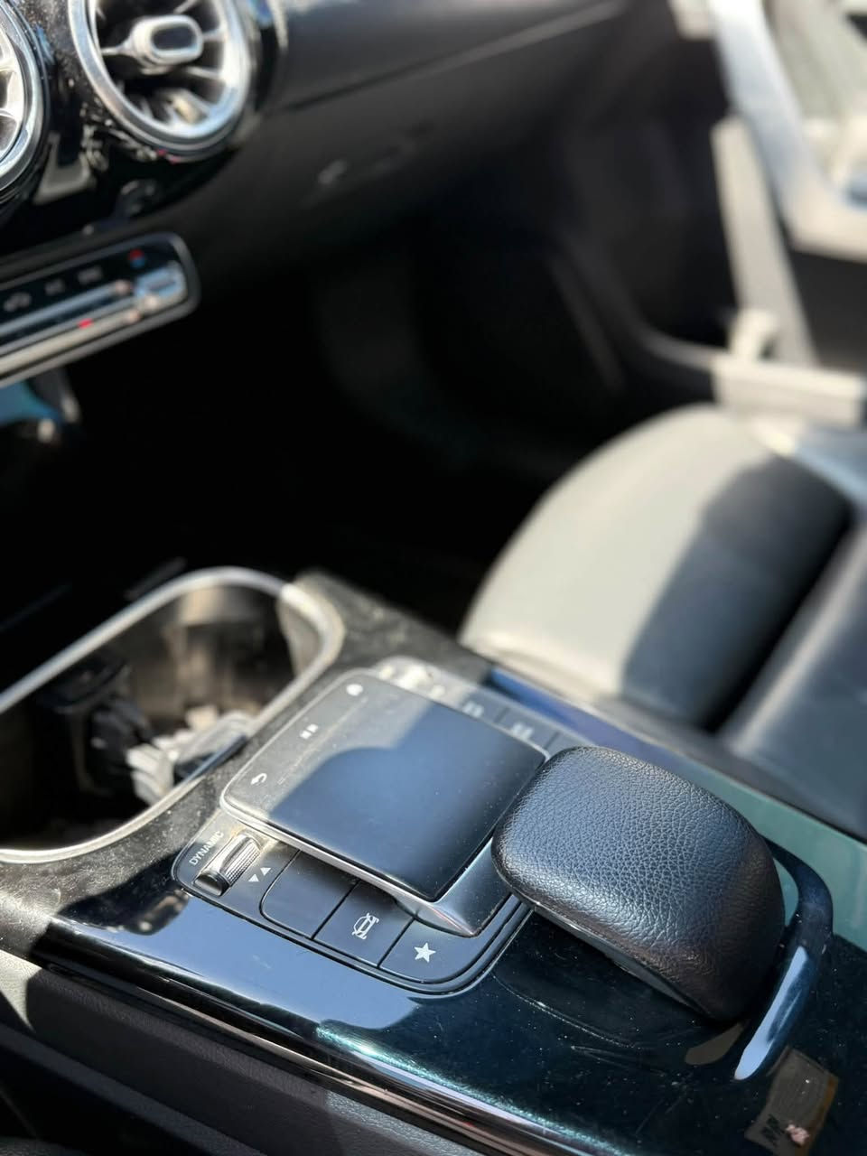 Mercedes مارسیدس A Class 220 
2021
مواسەفات:
مەکینە 4 بستۆن تۆربۆ بەنزین زەمان
پانۆڕاما ناو 64 ڕەنگ بەسمە دەرگا بەسمە
کشن جلد و هیتەر شاشە دیجیتاڵ  
لایت زینۆن عەدەسە ئۆتۆ هۆڵد و ستۆپ .. 

٦ پارچەی لەسەر شخوت بۆیاخ کراوە 
ناوگرتنی نییە بە شەرت
سەنەوی و ژینگەی نوێیە
ڕەقەم و هەزەی نوێیە

گێر و مەکیەنەی بەشەرت
برغوی بانەدراوە لەسەر دەقی شەریکە ماوەتەوە 

سعر فقط ١٦٥

ژمارەی مۆبایل
***********
