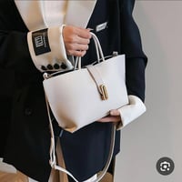 جنطة جلد • كوالتي عالي • حلوة