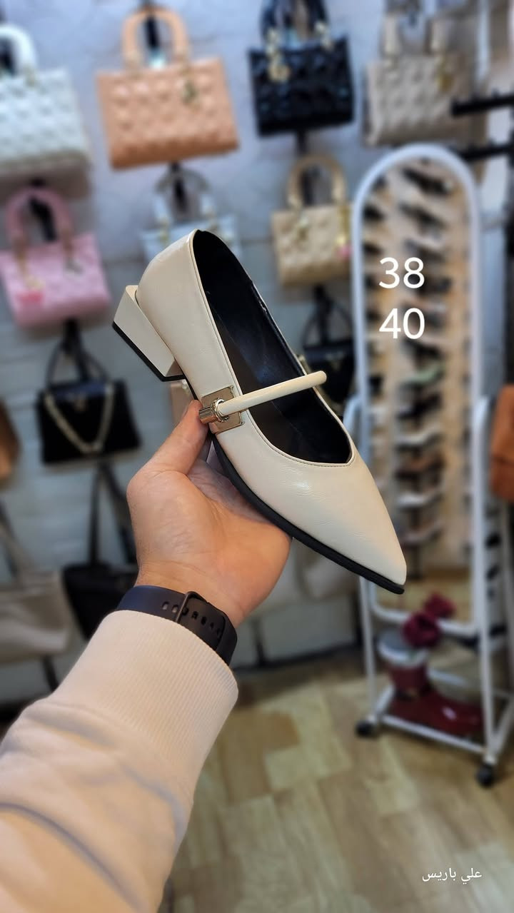 #عرض_خاص_تخفيضات_علي_باريس✔️
كعب نسائي كوالتي عالي..شي راقي...
#السعر_10_الاف_فقط
#العنوان_السوق_الكبير_مقابل_ازياء_الحاج_ممي_مقابل_ابودعاء_للفرفوري


**إذا كنت صاحب هذا الإعلان وتريد حذفه لأي سبب، رجاءا أرسل رسالة إلى الدعم الفني**