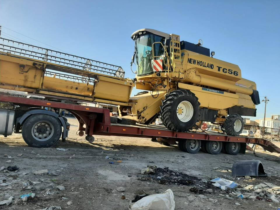 للبيع حاصدة موديل 2000 هيدرو 5 بلم تك درام مكينة بم ونوزل رقم واسط مكفولة من الطك والحيم والفطر المكان واسط العزيزية ***********
