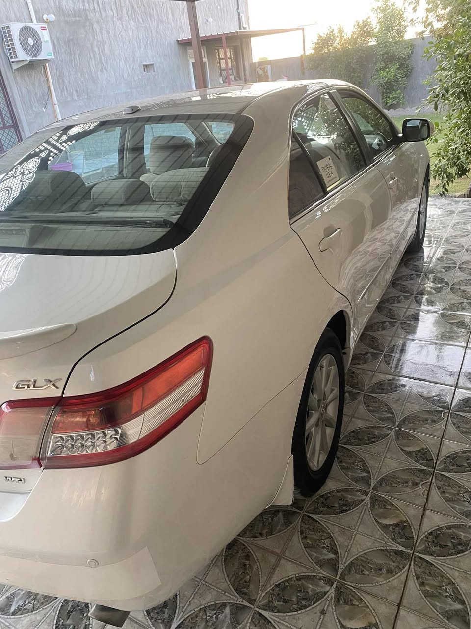 سلام عليكم ورحمة الله وبركاته اخوان عندي هي كامري بيع سياره حلوه مكفوله من ضربه ورصعه تخم تاير ماشيه ٢٠٠ موديل 2010سياره كلش حلوه حله من صور سعر سياره 145بيهه مجال    *********** مكان رمادي جويبه البهزيم
