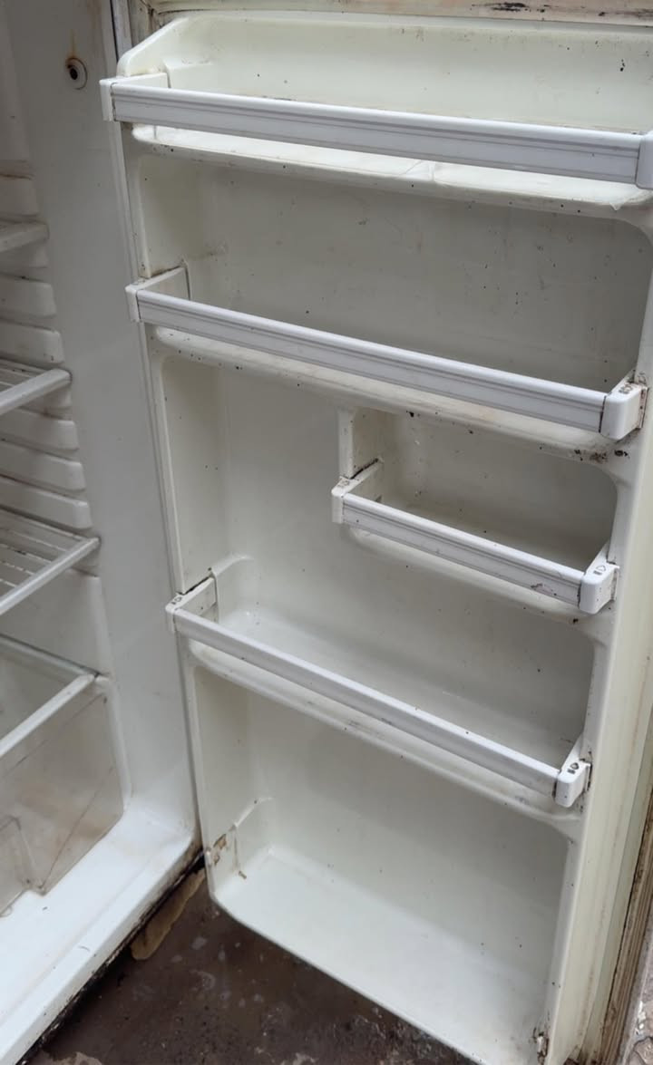 ثلاجه حجم وسط سعر٧٠ وبيه مجاال للشراي  يحتاجله مسح


**إذا كنت صاحب هذا الإعلان وتريد حذفه لأي سبب، رجاءا أرسل رسالة إلى الدعم الفني**