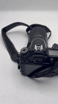 السلام عليكم كامره نيكون 7100 للبيع 
شترها ١٧k 
ملحقات جنطه شاحنه بطارية هود
 السعر 400 الف قفل  
 مكاني ناصريه سوق الشيوخ ***********
