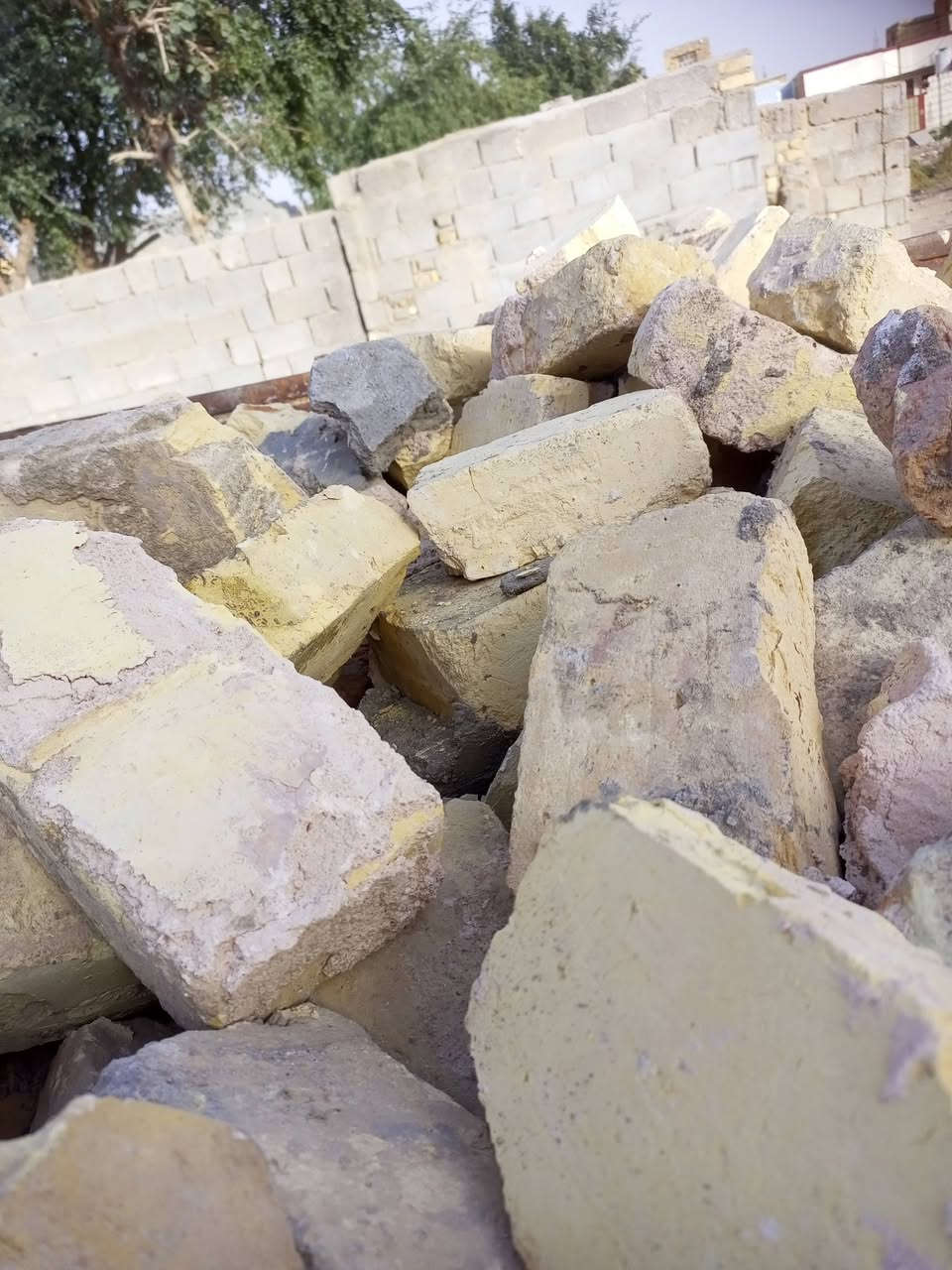 سلام عليكم اللبيع شباك بو لاربعه وباب رتفاع الباب 4 مع الف طابوگه غير متواجد عل فيس لاستفسار لاتصال علئ رقام التاليه ***********
***********
