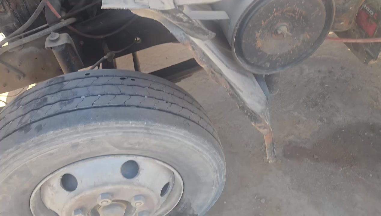 مكينة نيسان عضم للبيع 6 سلندر دهن لابخار ولاتنقيص مكفوله كامله جاهزه وياهه كير 6نمر دهن  مكفول المكان النجف ***********
