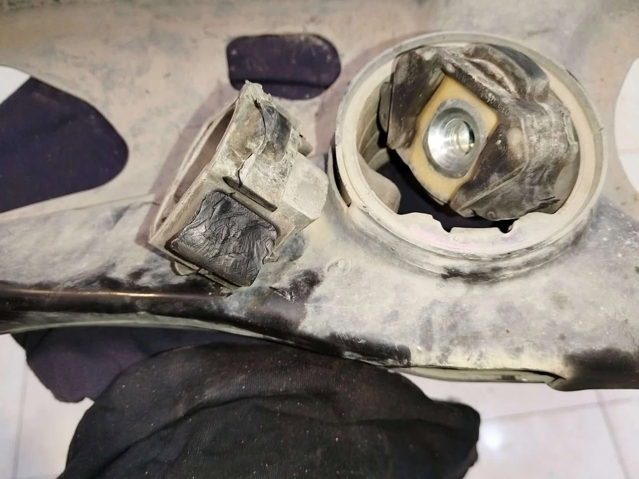 Shireen German Auto Service-  مركز شيرين لصيانة السيارات الالمانية
زبائننا الكرام

 السيارة الاولى 🚘: 

اشتكى الزبون من وجود صوت  في الصدر الامامي للسيارة ( طركعة ) ، تم تبديل  ( بوش فرممة  - شمعات - بوش كبيرة  طبلة - ربل اسود صغيرة طبلة - لاستيك رباط - قايش دينمو  ) , كذلك تم تبديل هيدروليك كير الماني ( كود بحسب رقم شاصي ) ، جميع المواد المانية مع ضمان سنة   ، علما بان السيارة هي فولكس واگن جيتا ( Jetta )  موديل 2023 محرك 1.5   .

🌹

السيارة الثانية 🚖 :  

تبديل هدروليك كير الماني ( على رقم الشاصي للسيارة مو بالبكيف ) مع فلتر كير الماني خاص ب DSG بعد وصول السيارة الى الحد القانوني ( ٦٠ الى ٧٠ الف كليومتر ) علما بأن السيارة هي فولكس واكن تاوس ( Taos )  موديل 2023 محرك 1.5 تيربو . 

🌹
🌹

‏‎كروب وكالتنا 

https://www.facebook.com/share/g/16oT3VE986/?mibextid=wwXIfr

🌹
🌹

‏‎زبائننا الكرام 

‏‎عروض وكالتنا 

في حالة تبديل دهن محرك 🛢️لدينا سوف تحصل على : 

‏١- فحص كومبيوتر 💻 مجانا في وقت تحتاجه سيارتك الى فحص . 

‏‎٢- فحص كامل للسيارة - الصدر  الامامي مجانا في وقت تحتاجه سيارتك الى فحص  . 

🏎️ اما في حالة قيامك بأي صيانة في ورشتنا فسوف تدخل تلقائية الى القرعات الشهرية : 

‏‎١-سحبة الشهرية للفلاتر المجانية ( فلتر شوتة - تبريد - محرك ) 

٢- 🏆 زبائننا الكرام العرض الجديد القرعة كل ثلاثة اشهر سوف تحصل على : 

 * الدهن المحرك مجاني ( بلاش ) 🛢️. 

* تبديل هيدروليك كير مجاني ⚙️ . 

🌹
🌹

موقع شركتنا الجديد

‏https://maps.google.com/?q=36.168079,44.011108

‏‎‏‎شركة شيرين ( وكالة فولكس واگن & سكودا) 

‏‎اربيل -شارع ملعب فرنسو حريري اذا من جهة شارع  60  - قرب نقليات بغداد ( كراج بغداد) - بالقرب من مرطبات 9* 9 

***********-***********

‏‎الوكالة الالمانية الوحيدة في العراق 🇩🇪

#erbil #Atlas #kurdistan #Volkswagen #audi
